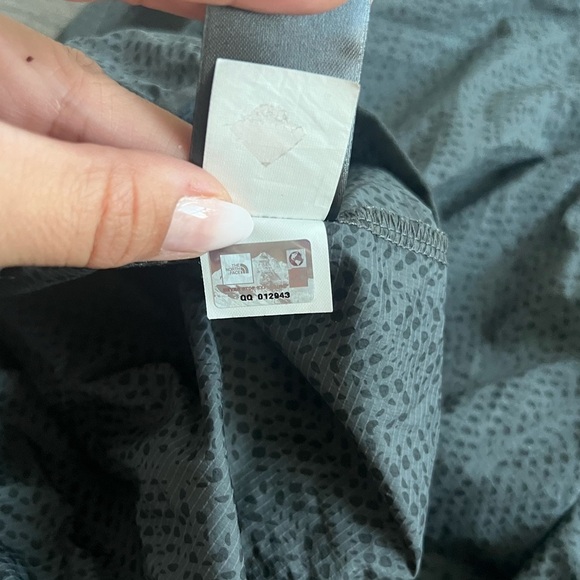 The North Face Full Zip water resistant windbreaker jacket size small grey black - Picture 6 of 9